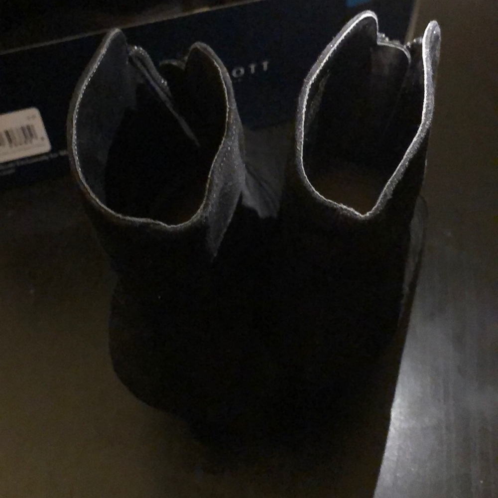 Booties - Picture 6 of 6